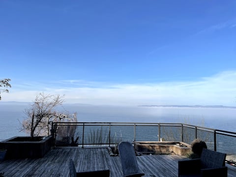 House on the shores of Lake Geneva
