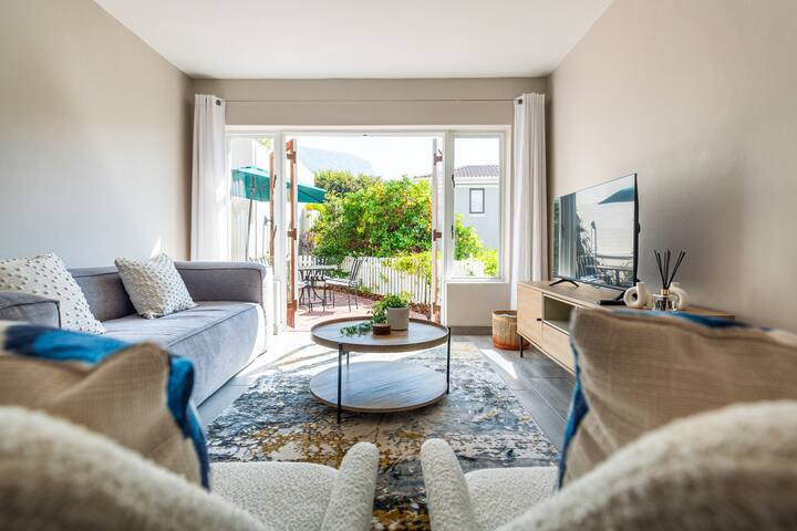 Kalk Bay, 2 bed, 1 bath, private patio, inverter gallery image 2