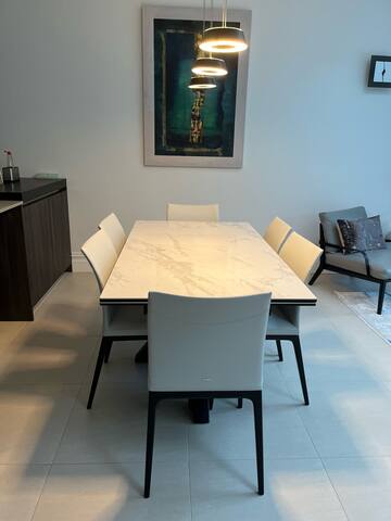 Modern 4 Bedroom Garden Flat gallery image 3