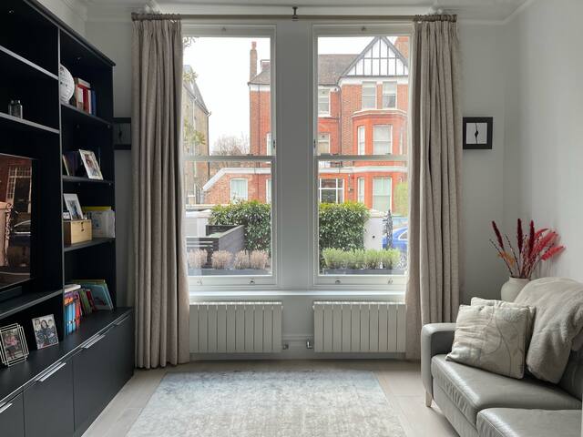 Modern 4 Bedroom Garden Flat gallery image 5