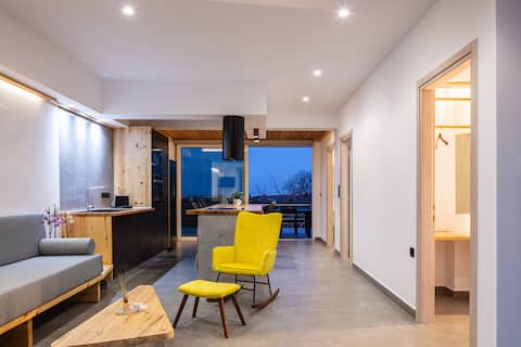 Popular Airbnb listing: Cyan Viewpoint House near Lake Kourna in Δήμος Αποκορώνου
