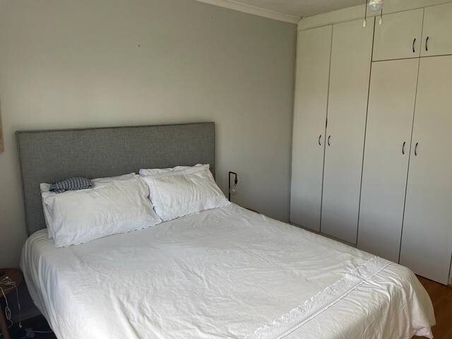 Home in Cape Town gallery image 4