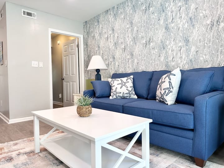 Beachfront Coligny Condo• Shops, Food& Drinks! - Hilton Head Island, SC