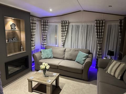 Popular Airbnb listing: Holiday home in Cornwall in Bude Stratton