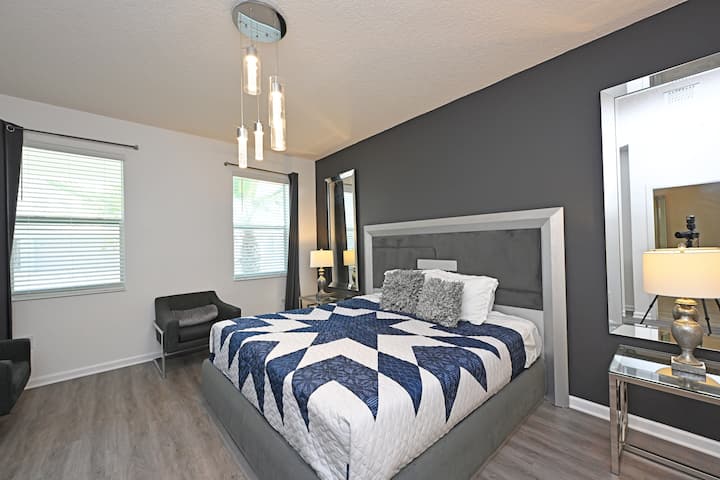 Двойно легло в Милано на ниско ниво с душ кабина