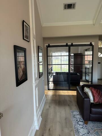 Convenience Meets Lake gallery image 5