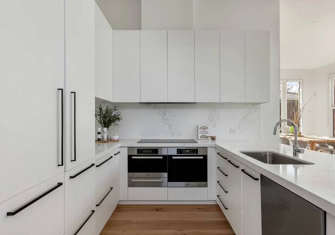 Victorian Charm in Hawthorn East gallery image 5