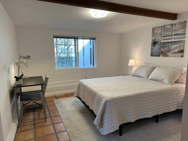 Charming Private Guest House. - Pasadena, CA