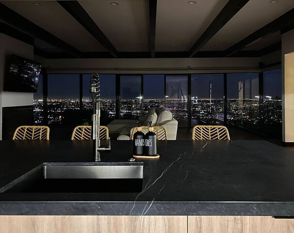Hollywood Hills Retreat w/Guesthouse & City Views! gallery image 4