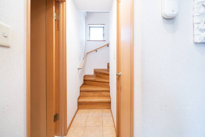 Shinjuku Area,Sunlit Retreat Home gallery image 3