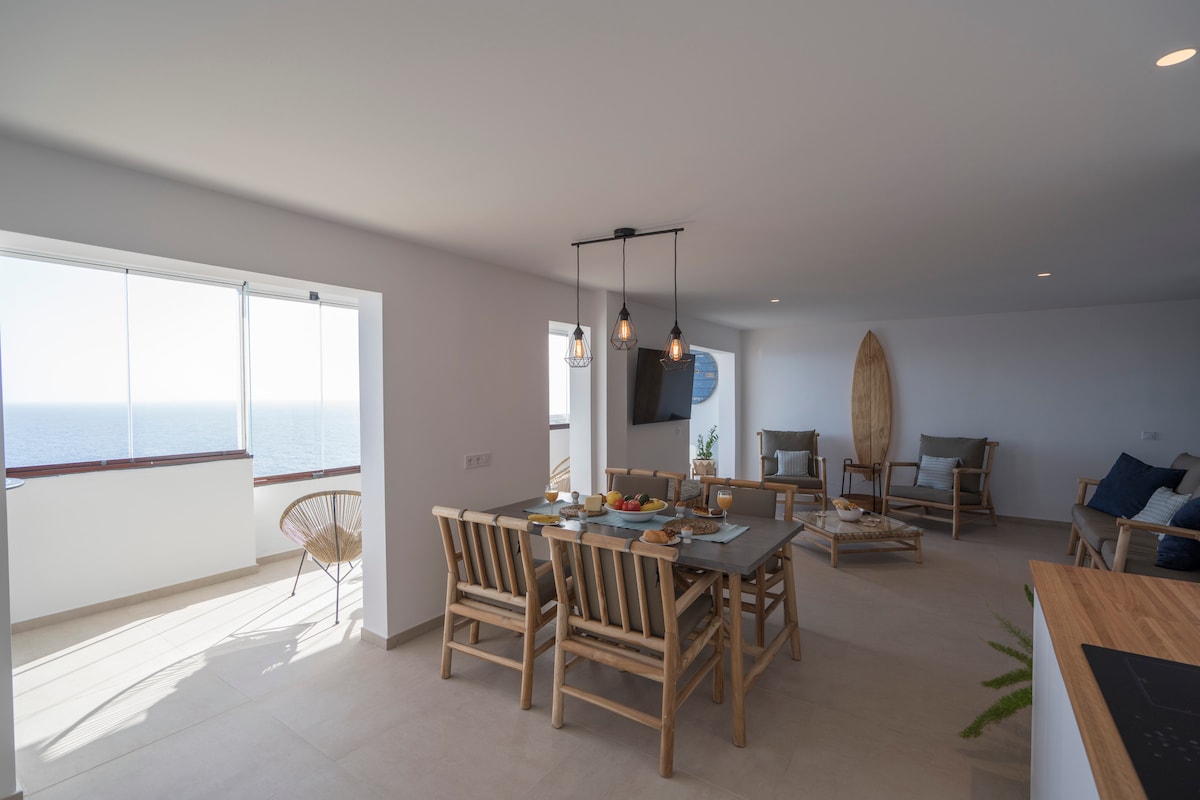 Leistungsstarkes Airbnb: Breathtaking views overlooking the sea and beach in El Rosario