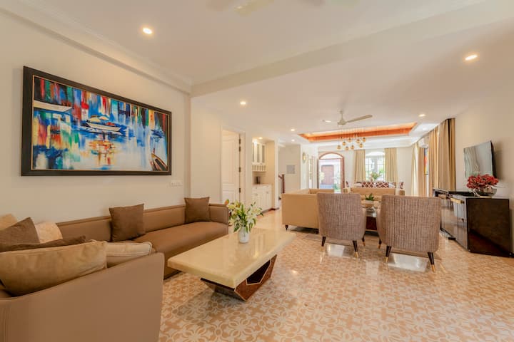 Living room image 7
