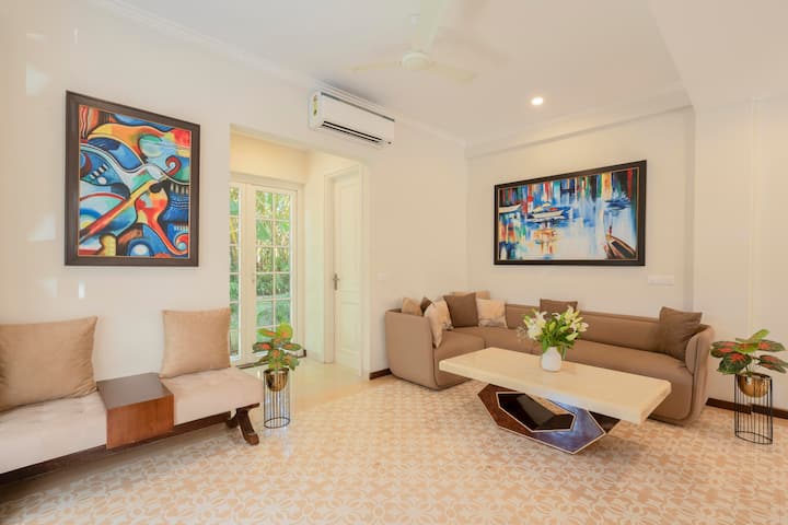 Living room image 8