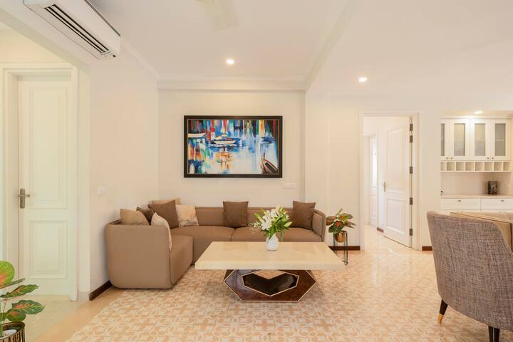 Living room image 10