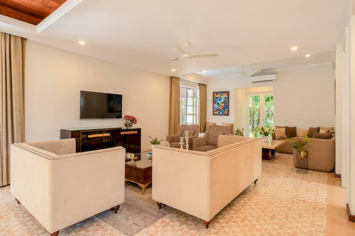 Living room image 5
