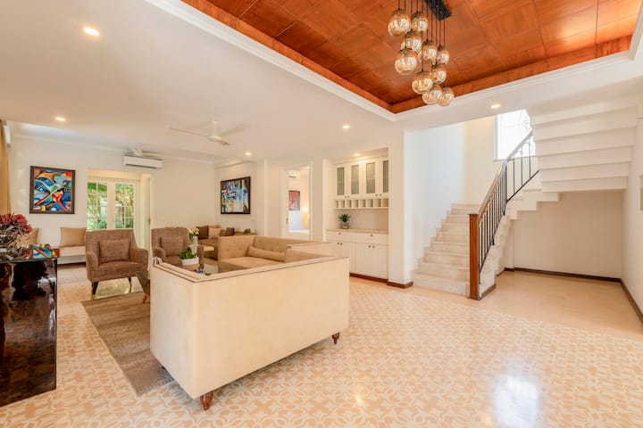 Living room image 4