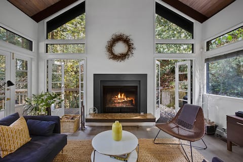 Idyllic Mill Valley cottage next to Muir Woods
