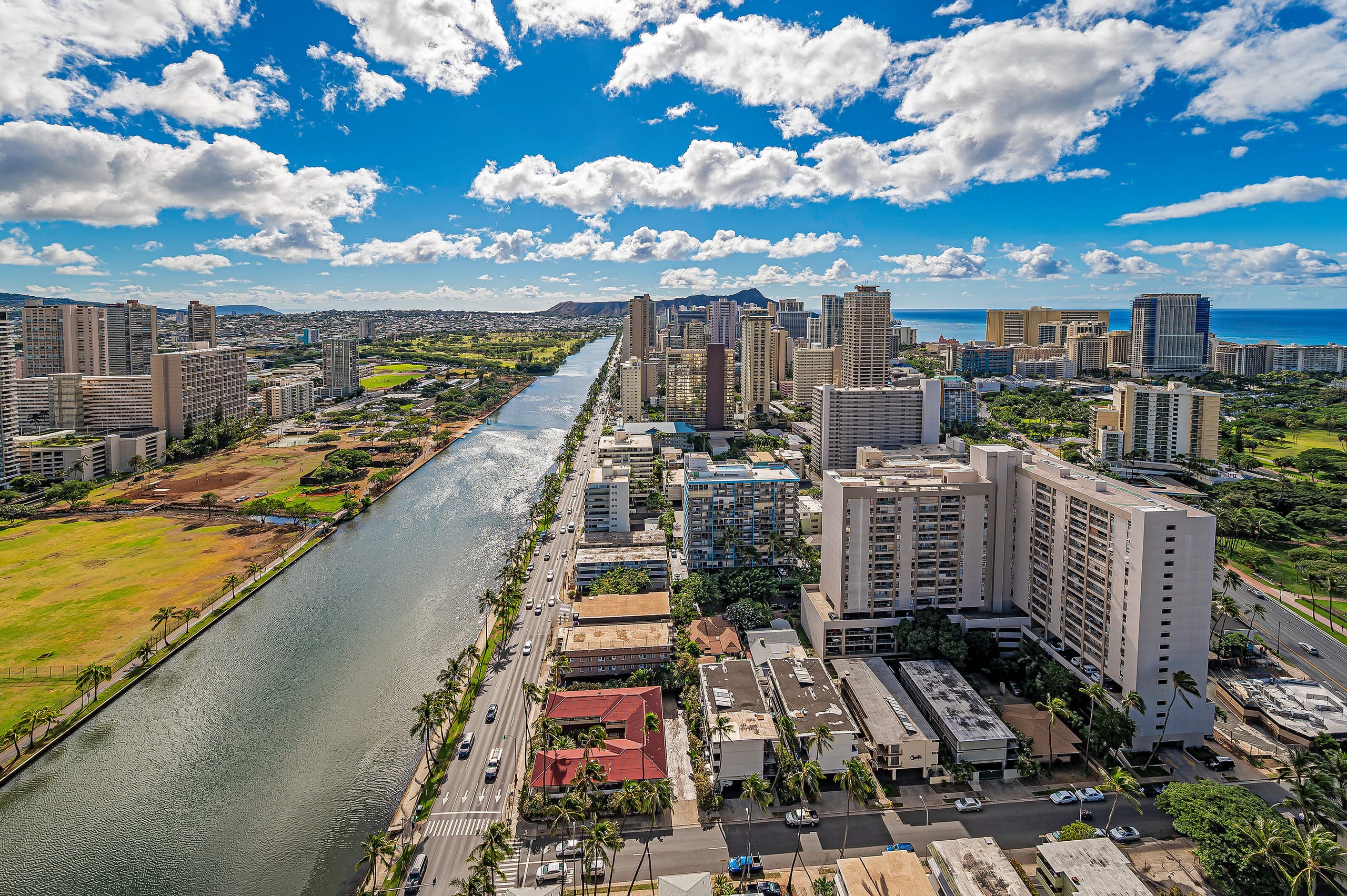 Condo in Honolulu · ★4.88 · 2 bedrooms · 4 beds · 2 private baths - Image 43