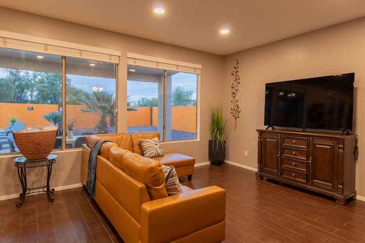 Hot Tub+heated Pool/loving Home! - Casa Grande, AZ