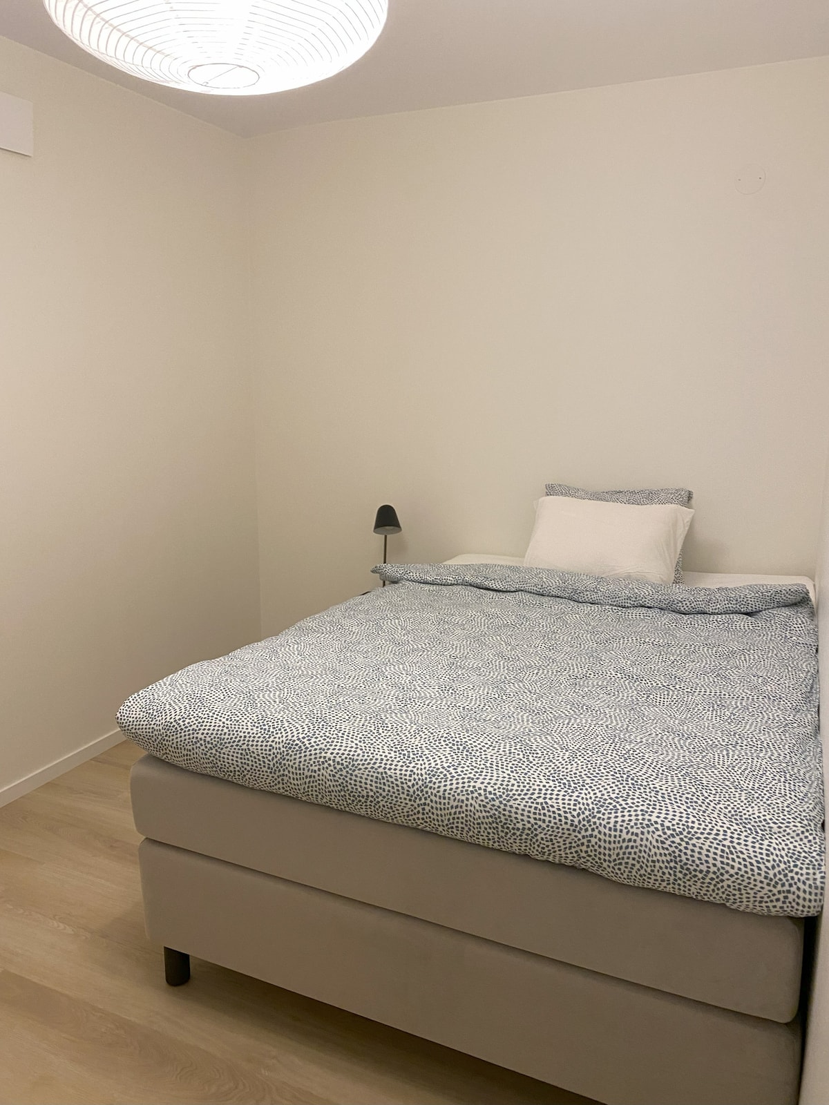 Bedroom 2 with double bed 140x200