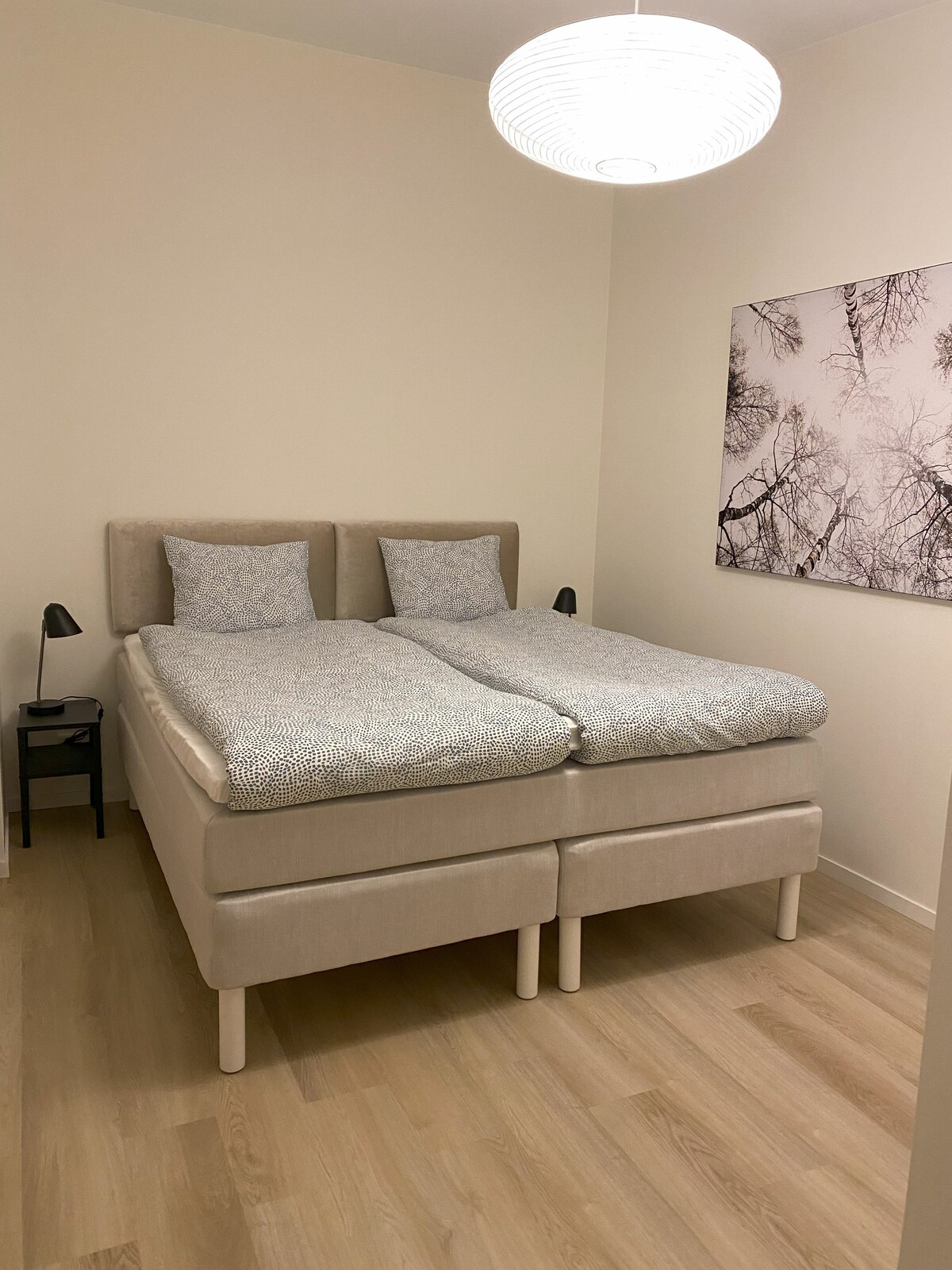 Bedroom 1 with double bed 180x200