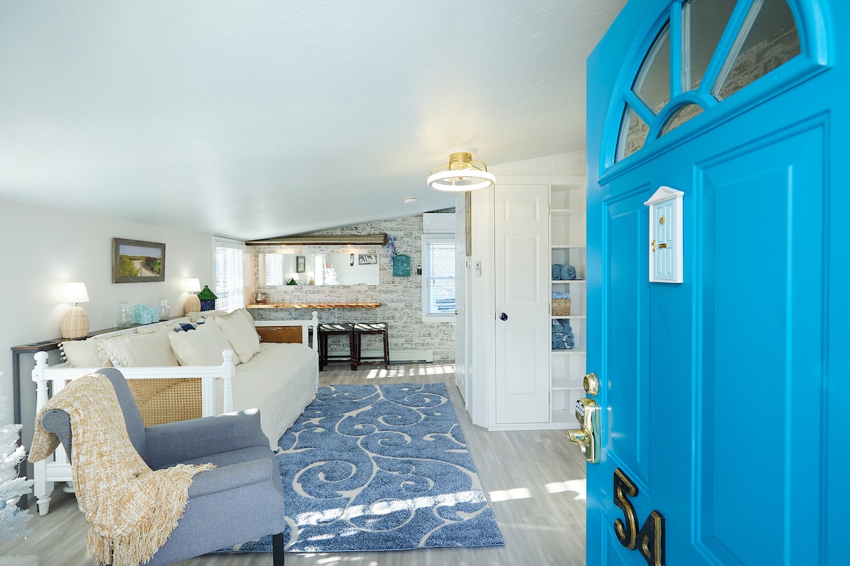 The Blue Door - Apartments for Rent in Plymouth, Massachusetts