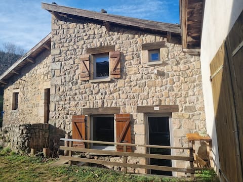 House in hamlet, accommodation refurbished in 2023