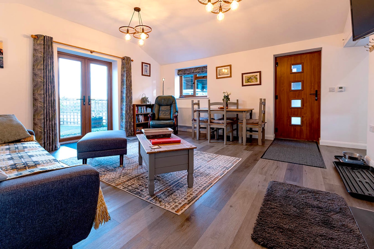 Top Airbnb: The Old Dairy at Orchard Farm in Malvern Hills