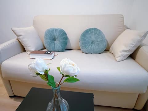 Popular Airbnb listing: Cozy apartment - Paris Expo in Issy Les Moulineaux