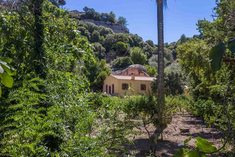 The Sardinian house in the valley