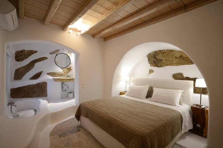 Privé Heated Pool • *Special Deals Available gallery image 3