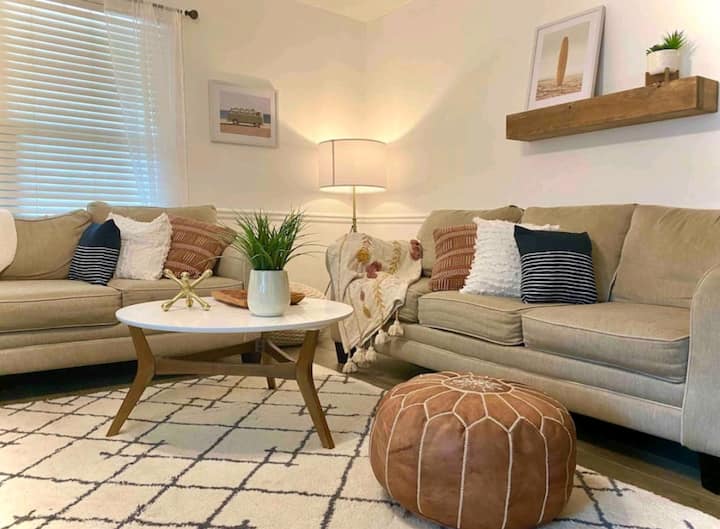Boho Condo PCB *Steps From Beach* Snowbird Rates! Apartments for