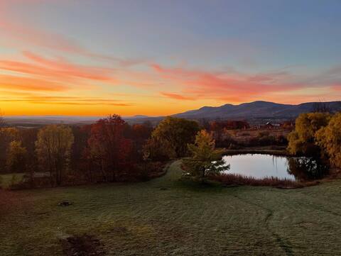 Mins 2 Ski, Hot Tub, Fire Pit, 10 Acres, Mtn Views