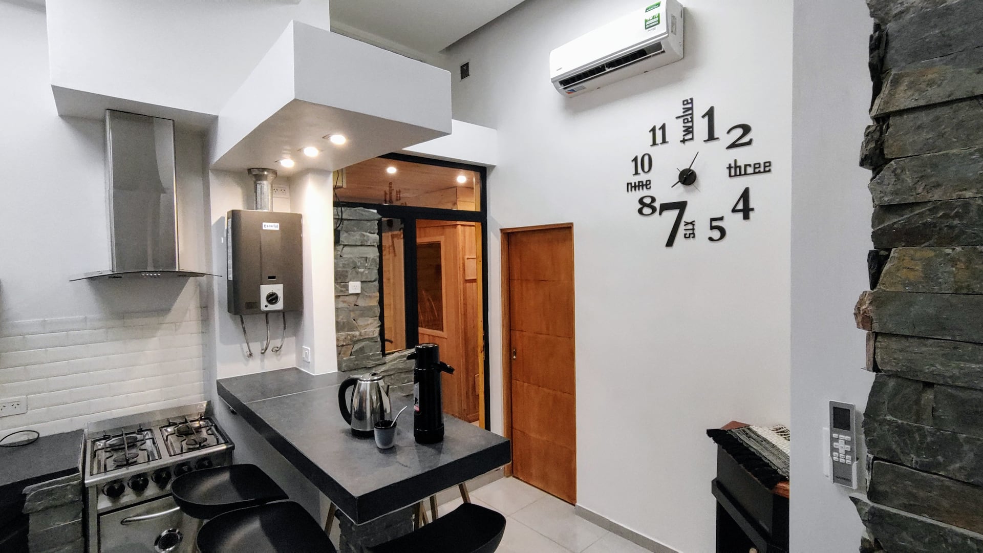 Apartment with spa room, hydromassage and exclusive cinema in Monserrat