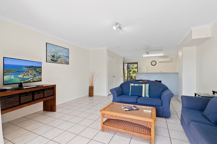 Beach Breakers Resort - On A Budget! - Noosa Shire