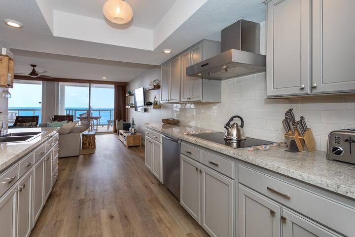 Oceanfront 4bedroom condo – sunsets and seaspray gallery image 4