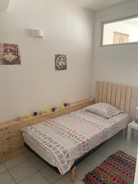 带衣柜的Ch bed 90