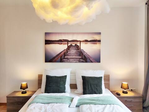 Top performing Airbnb: Modern apartment near airport, trade fair, Porsche in Wahren