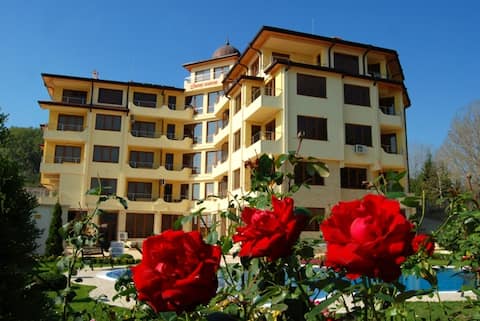Nice 2 bedrooms with ocean view in Byala