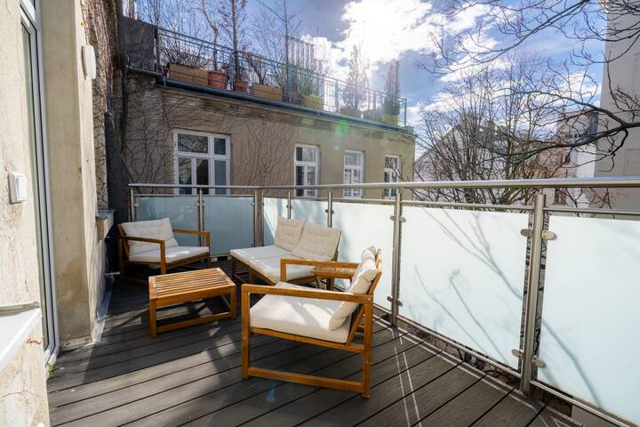 4ty3 Apartments – Spacious Apartment 8th District gallery image 3