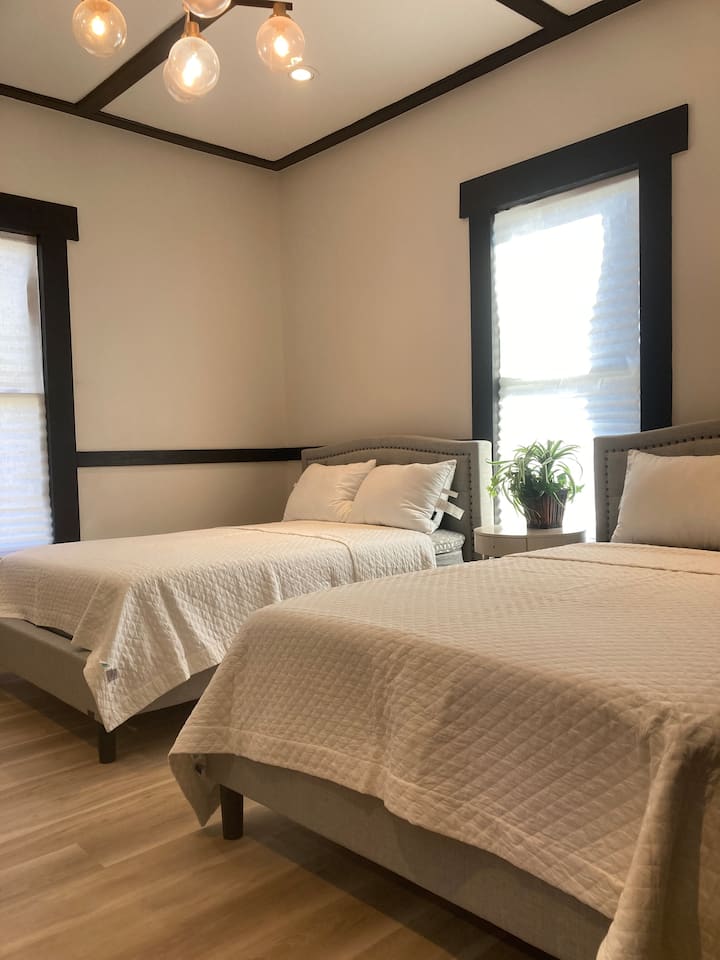 Downtown Danville Luxury House, Pets OK, Centre