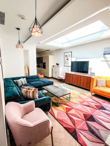 The Ivy – 5* Home with Park View