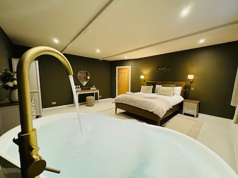 HomeDecor Cottages | Old Stable House, Chatton