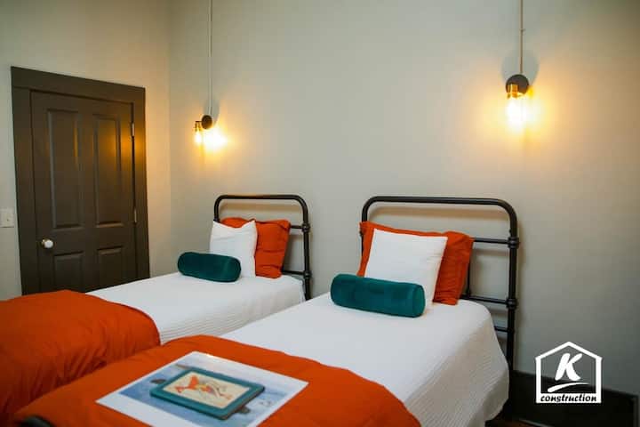 Two XL twin beds - Room #2