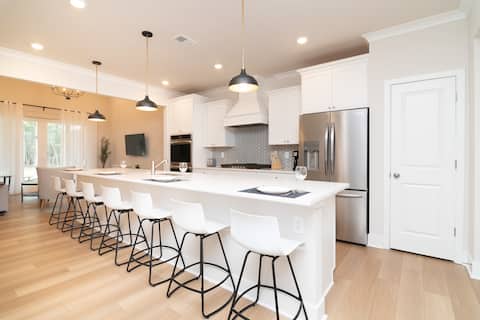 Sleeps 10 - Beach Vacation+Pool, 6 Beds/4BR/3.5BA