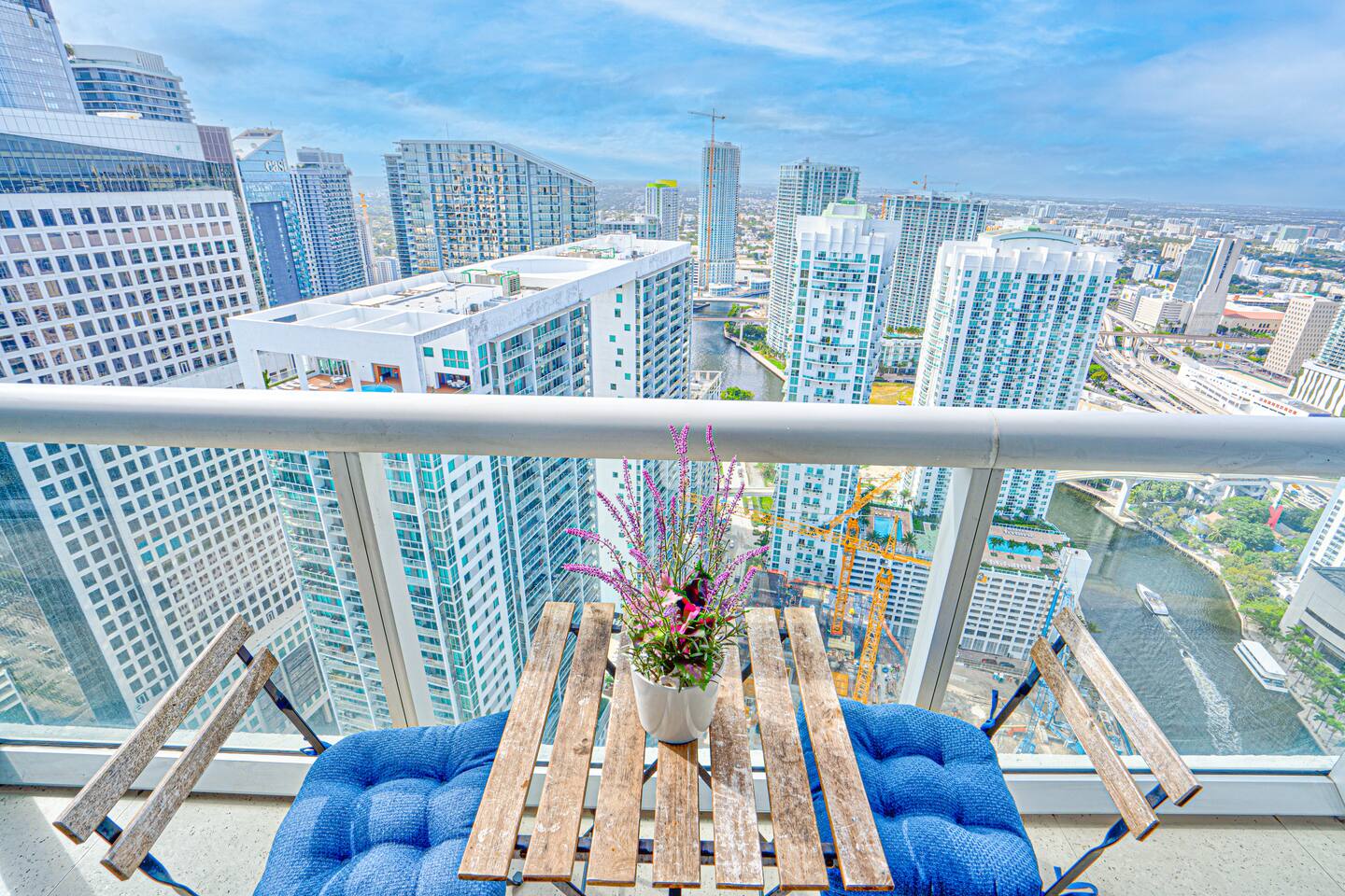 W Brickell (48th Floor) (Free Spa/Pool included)