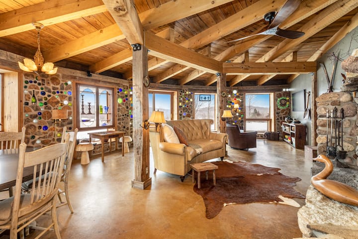 Secluded Elkhart Retreat | Pool, Hot Tub & Sunset - Elkhart Lake