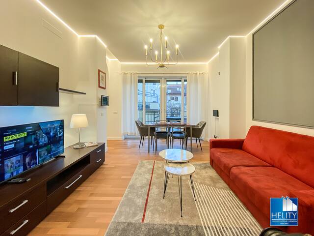 [Bocconi]Chic Penthouse* * * * *