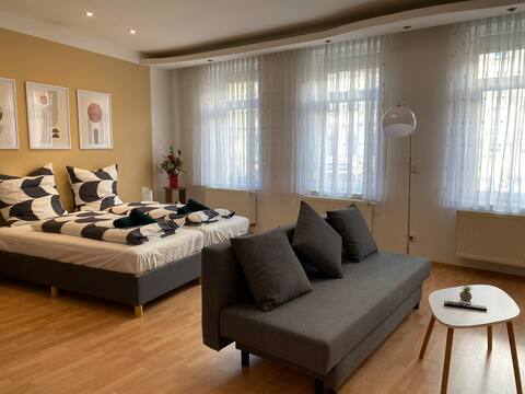 Top Airbnb: 7 Modern & cozy apartment - Entire apartment (3) in Gohlis Süd