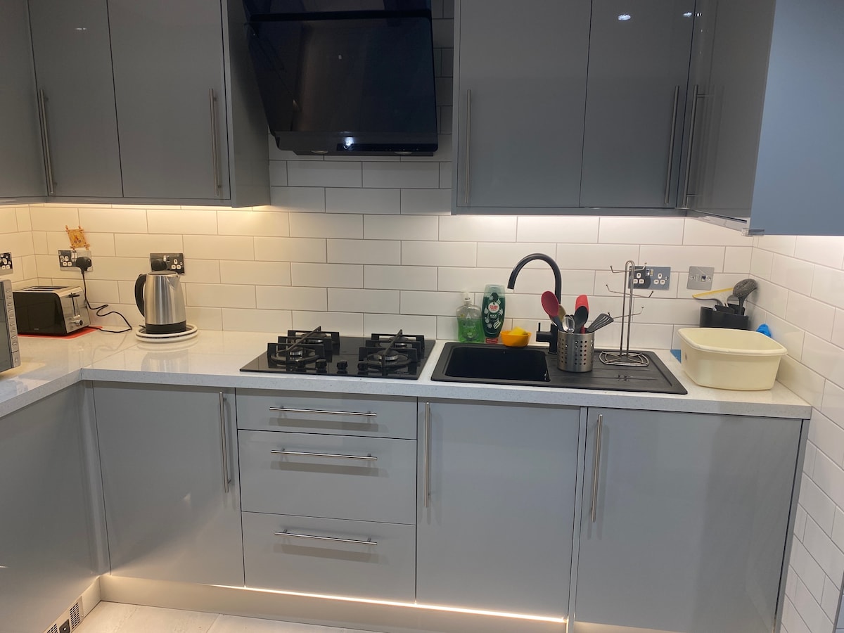Popular Airbnb listing: Guesthouse on golf course in Sutton Coldfield